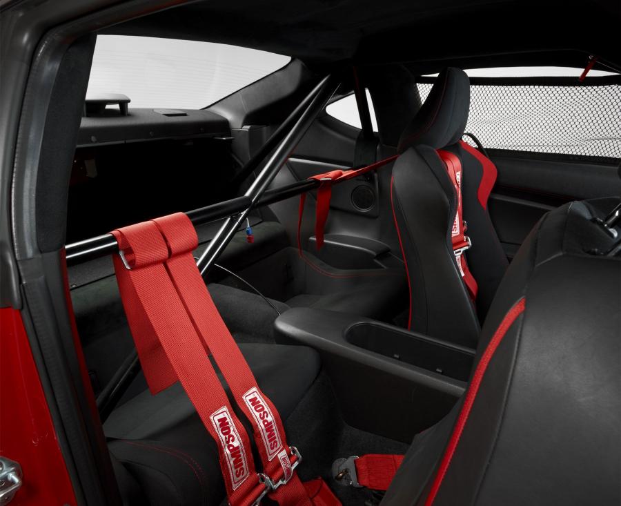 Интерьер Scion FR-S Pro/Celebrity Race by TRD 2013 года  (фото 3 из 13)